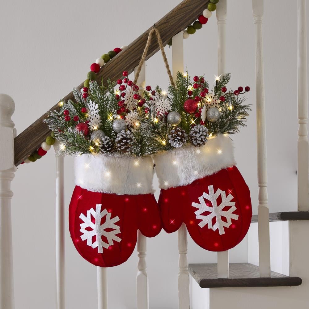 🎄 Lighted Christmas Mitten Wreath