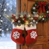 🎄 Lighted Christmas Mitten Wreath