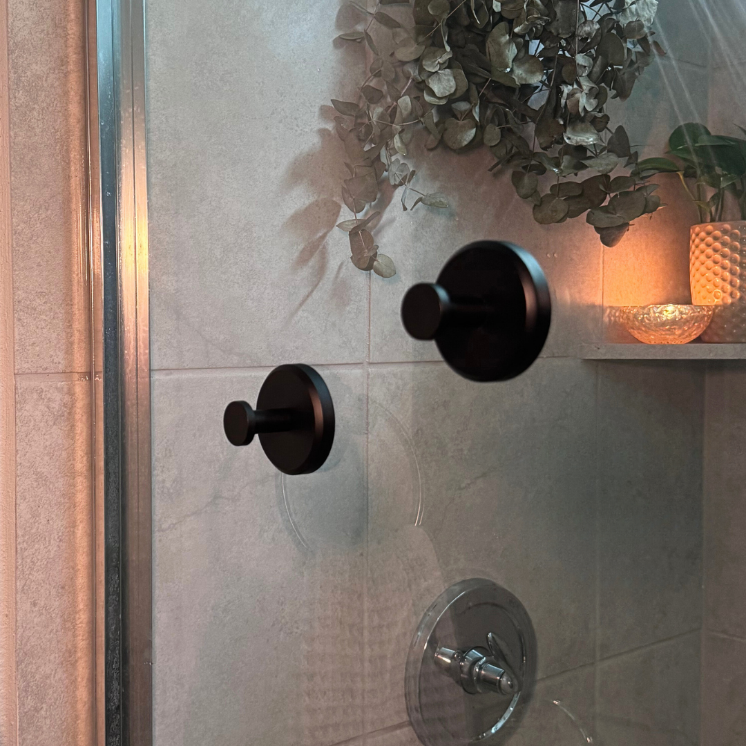 💪🏻🚿Heavy-Duty Suction Cup Hooks for Bathroom & Kitchen - Strong Adhesion, Easy Installation