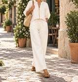 This new, versatile women's suit with puff sleeves and a loose fit is perfect for autumn.